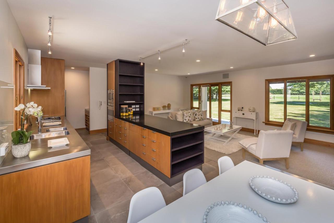 Bond Estate Luxury Accommodation Κράισττσερτς Εξωτερικό φωτογραφία