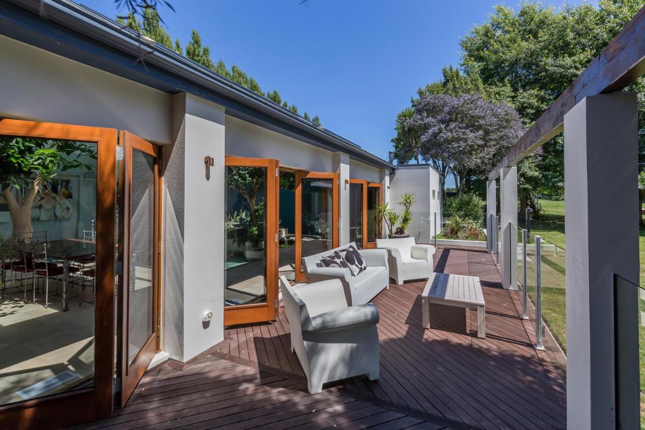 Bond Estate Luxury Accommodation Κράισττσερτς Εξωτερικό φωτογραφία