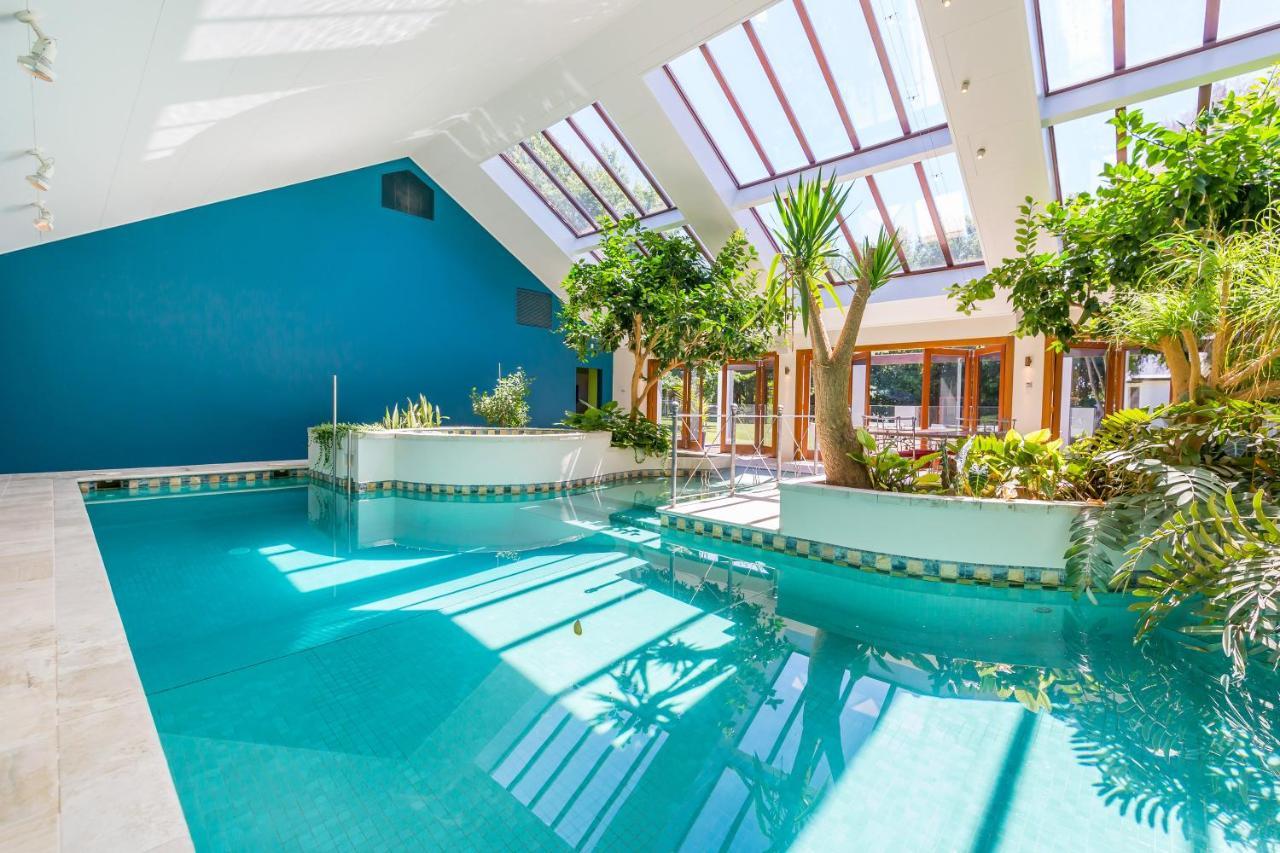 Bond Estate Luxury Accommodation Κράισττσερτς Εξωτερικό φωτογραφία