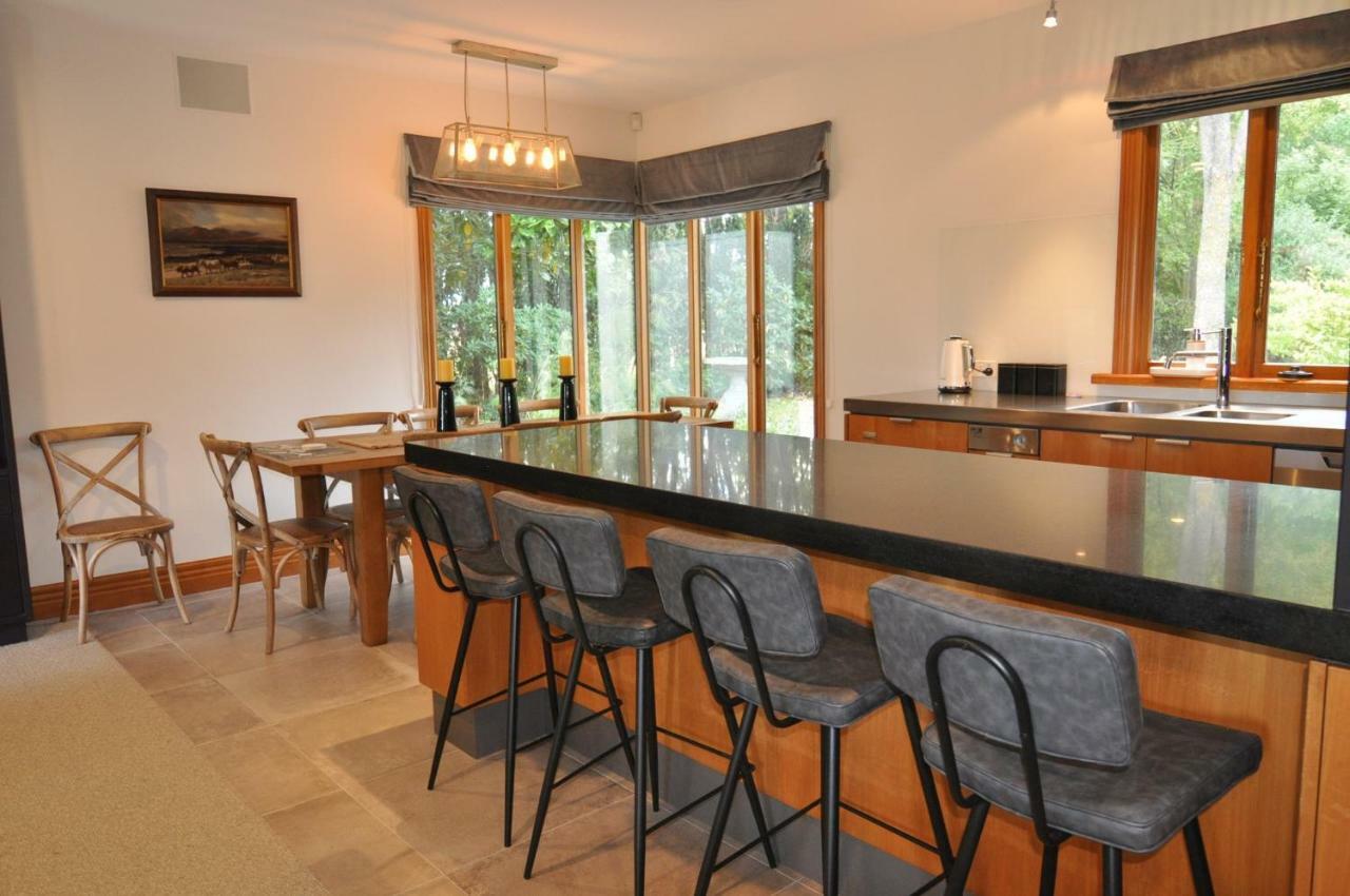 Bond Estate Luxury Accommodation Κράισττσερτς Εξωτερικό φωτογραφία